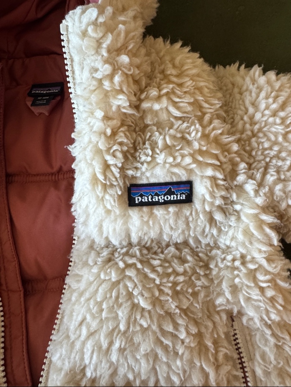 Patagonia Cream Sherpa Hooded Coat with Pink Lining - Picture 3 of 5